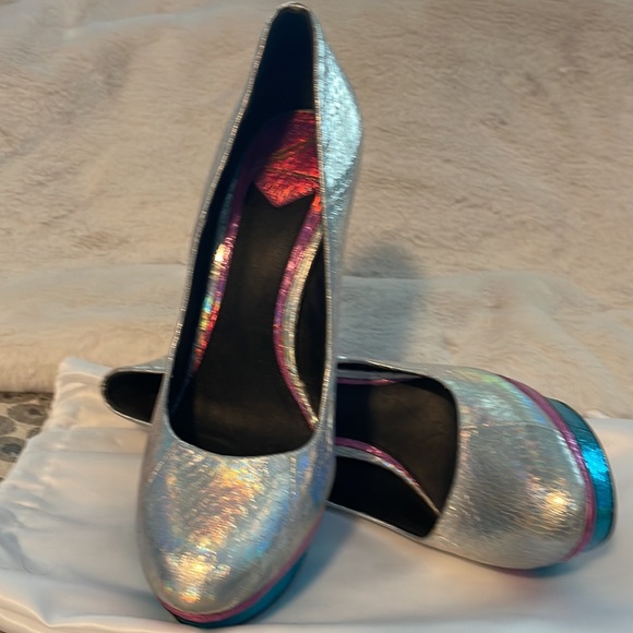 Brian Atwood shiny leather pumps high heels shoe - Picture 3 of 5